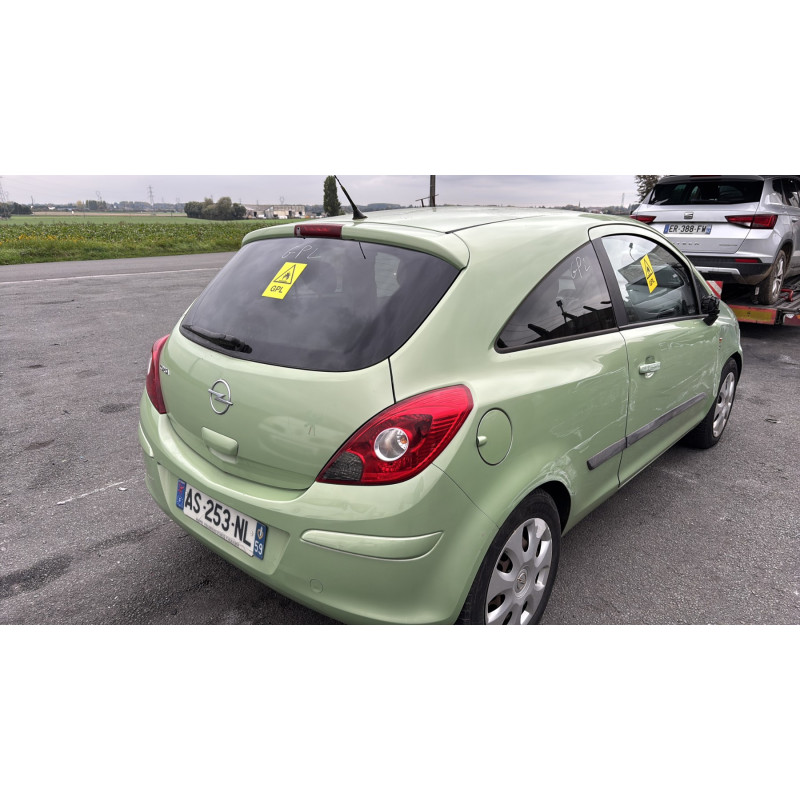 Feu arriere principal droit (feux) OPEL CORSA D Photo n°6