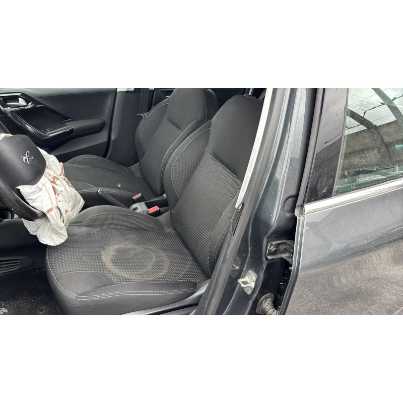 Feu arriere principal droit (feux) PEUGEOT 208 1 Photo n°17