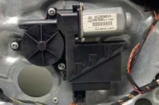 Leve vitre electrique avant droit VOLKSWAGEN POLO 4