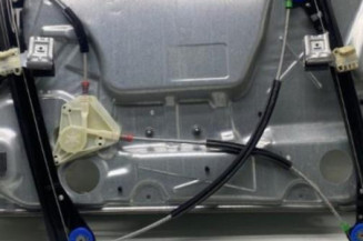 Leve vitre electrique avant droit VOLKSWAGEN POLO 4
