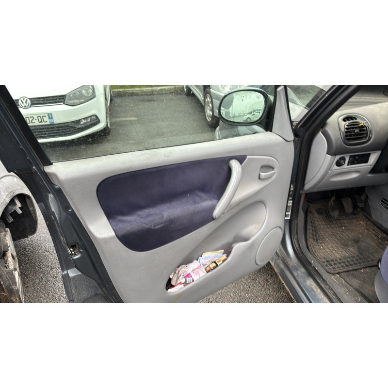 Feu arriere principal gauche (feux) CITROEN XSARA PICASSO Photo n°12