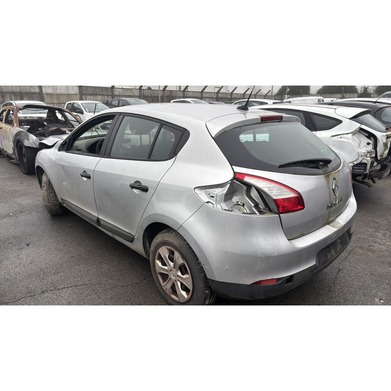 Face avant RENAULT MEGANE 3 Photo n°8