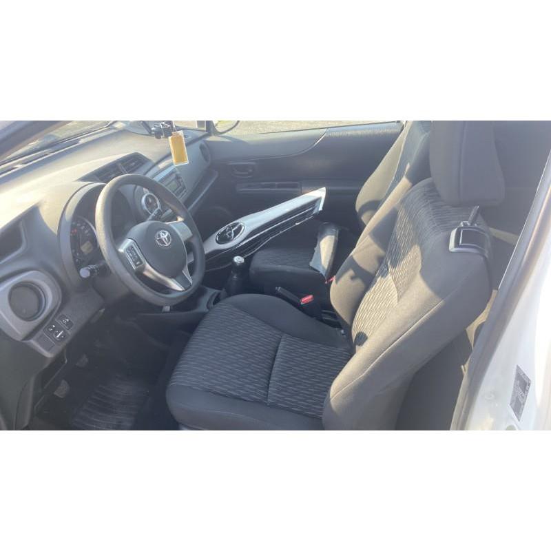 Feu arriere principal droit (feux) TOYOTA YARIS 3 Photo n°12