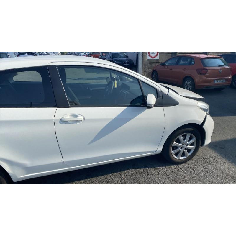 Feu arriere principal droit (feux) TOYOTA YARIS 3 Photo n°18