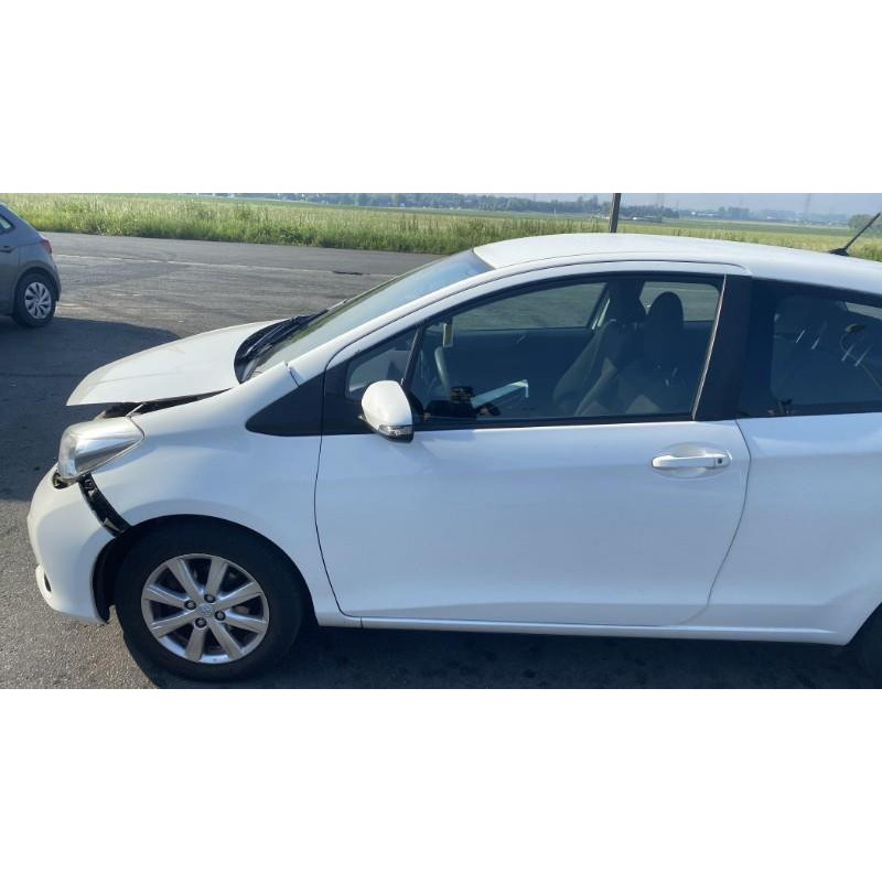 Feu arriere principal gauche (feux) TOYOTA YARIS 3 Photo n°4