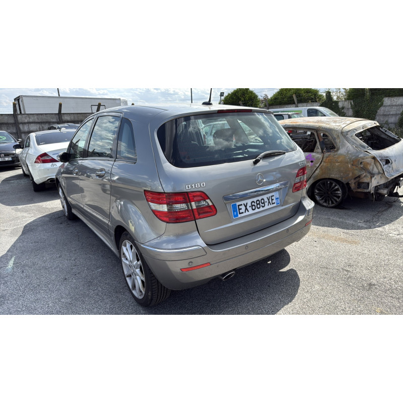 Feu arriere principal droit (feux) MERCEDES CLASSE B 245 Photo n°7