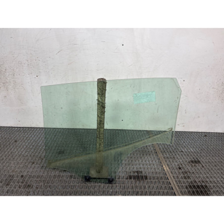 Vitre arriere droit RENAULT CLIO 5 Photo n°1