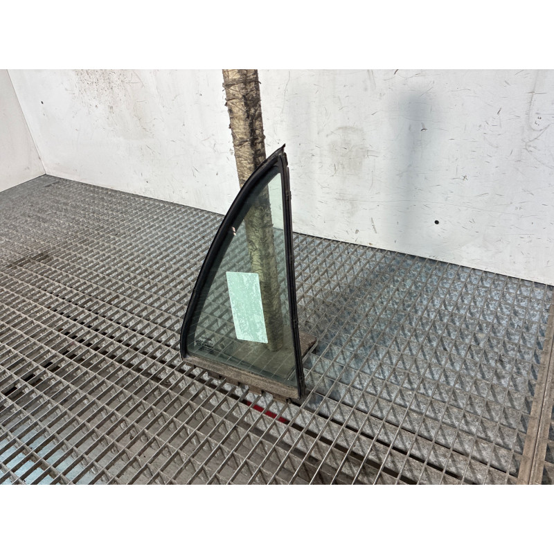 Custode arriere droit (porte) TOYOTA COROLLA 10 Photo n°3