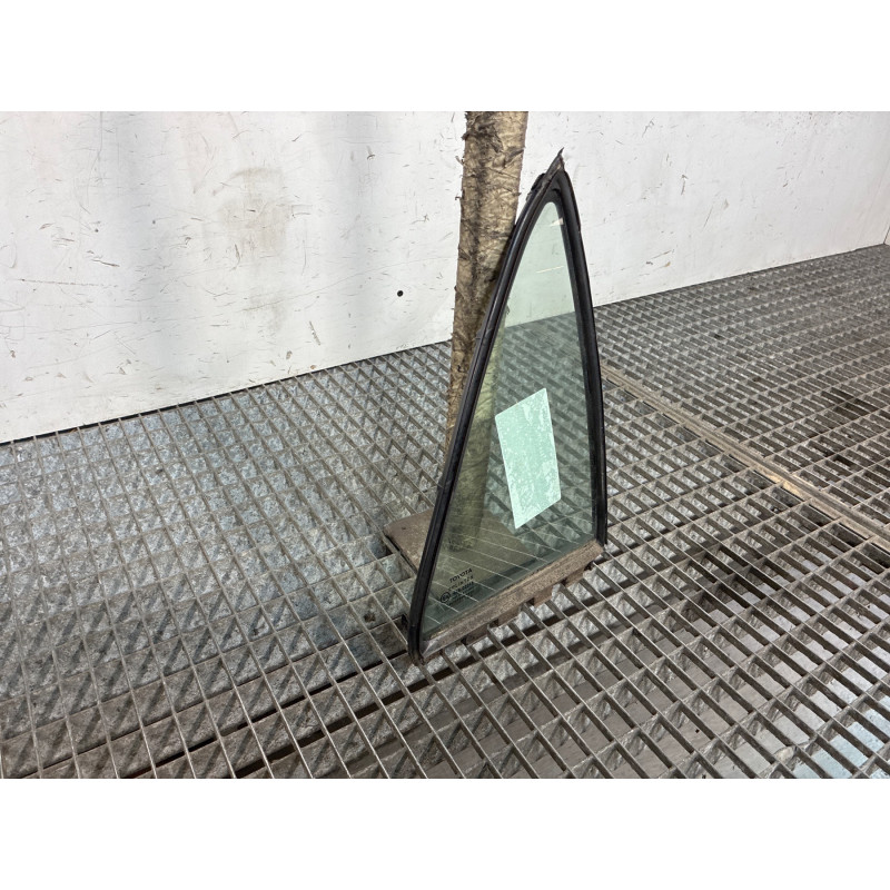 Custode arriere droit (porte) TOYOTA COROLLA 10 Photo n°4