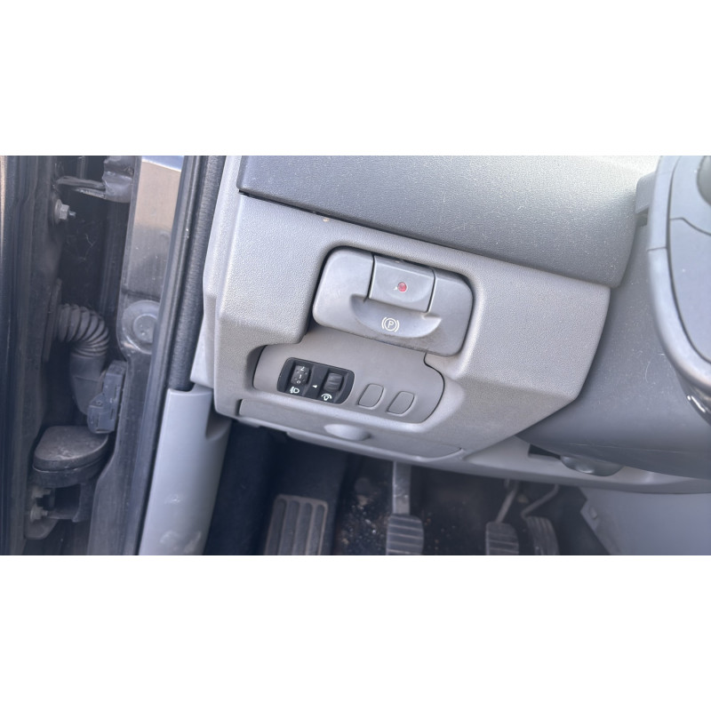 Feu arriere stop central RENAULT SCENIC 2 Photo n°18