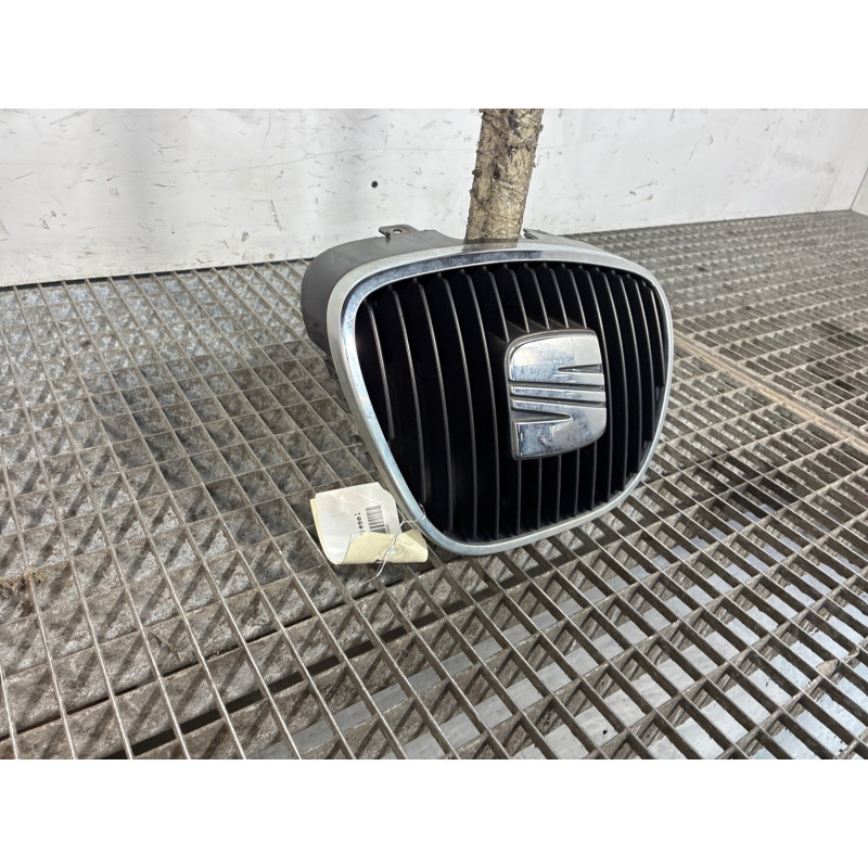 Calandre SEAT IBIZA 3 Photo n°3
