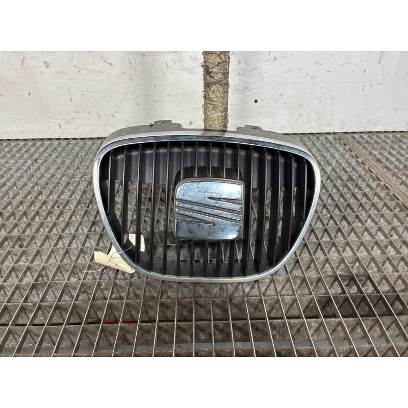 Calandre SEAT IBIZA 3 Photo n°4