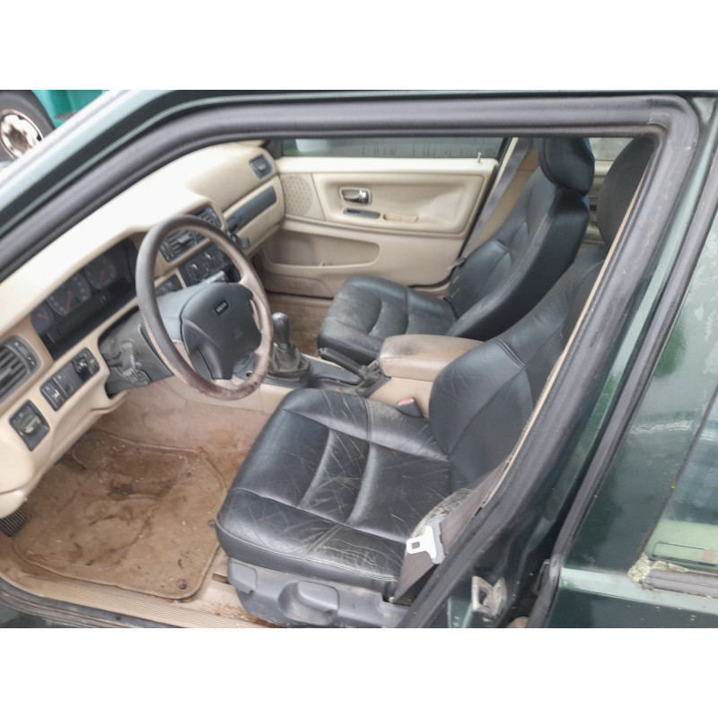 Malle/Hayon arriere VOLVO V 70 1 Photo n°10