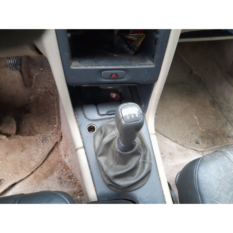 Malle/Hayon arriere VOLVO V 70 1 Photo n°11