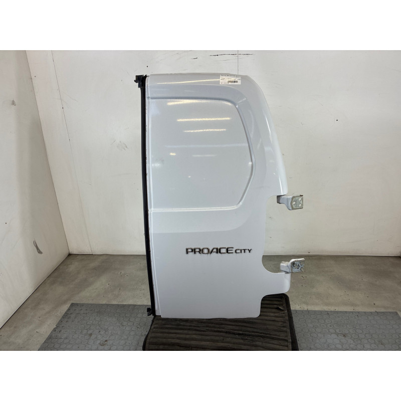Porte de coffre droit TOYOTA PROACE 3 CITY Photo n°3