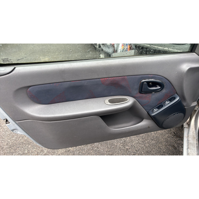 Optique avant principal droit (feux)(phare) RENAULT CLIO 2 Photo n°9