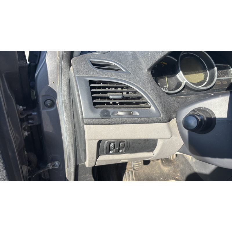 Malle/Hayon arriere RENAULT MEGANE 3 Photo n°19