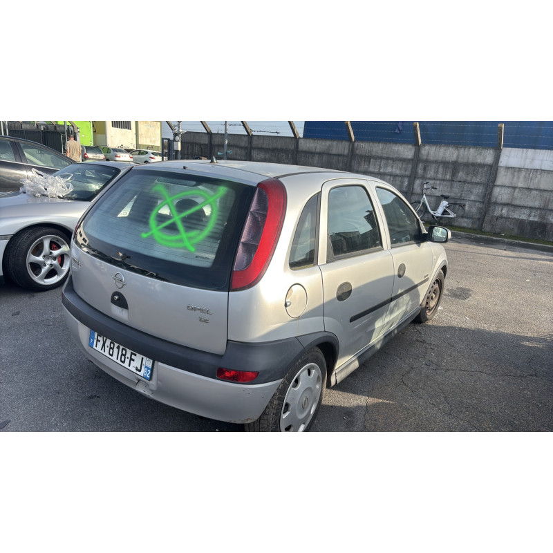 Anti brouillard arriere gauche OPEL CORSA C Photo n°7