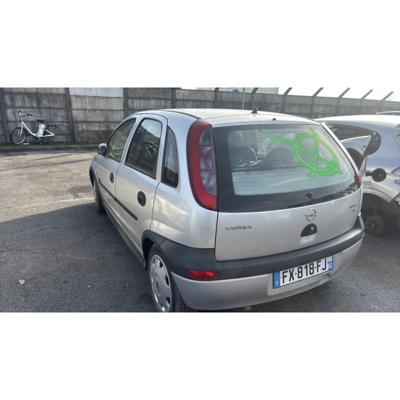 Anti brouillard arriere gauche OPEL CORSA C Photo n°8