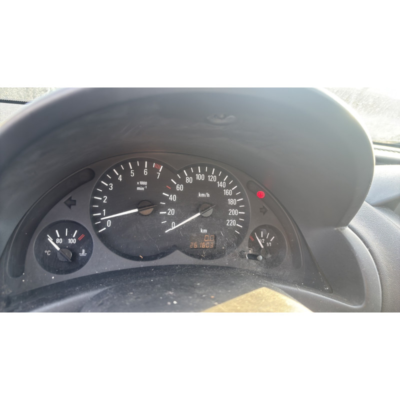 Anti brouillard arriere gauche OPEL CORSA C Photo n°20