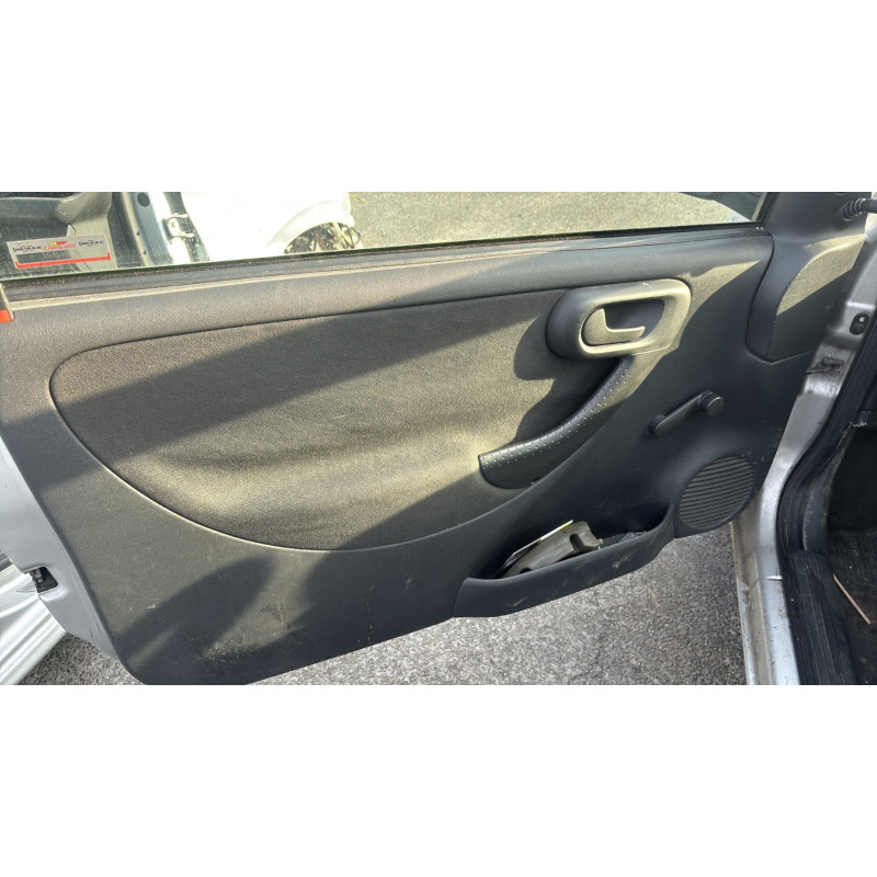 Feu arriere principal gauche (feux) OPEL CORSA C Photo n°12