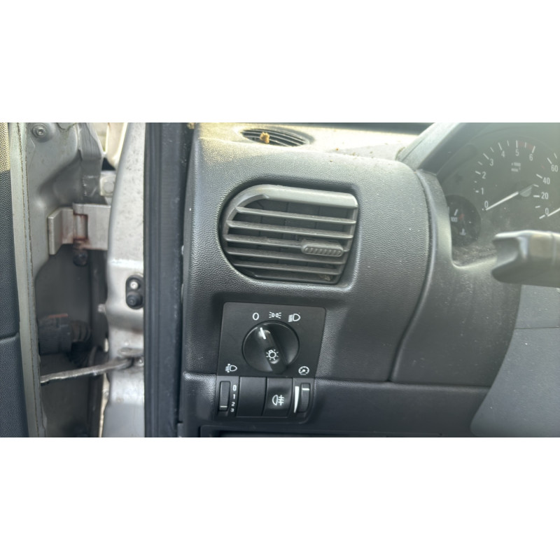 Feu arriere principal gauche (feux) OPEL CORSA C Photo n°17