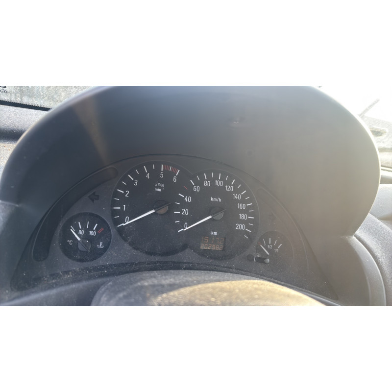 Feu arriere principal gauche (feux) OPEL CORSA C Photo n°18