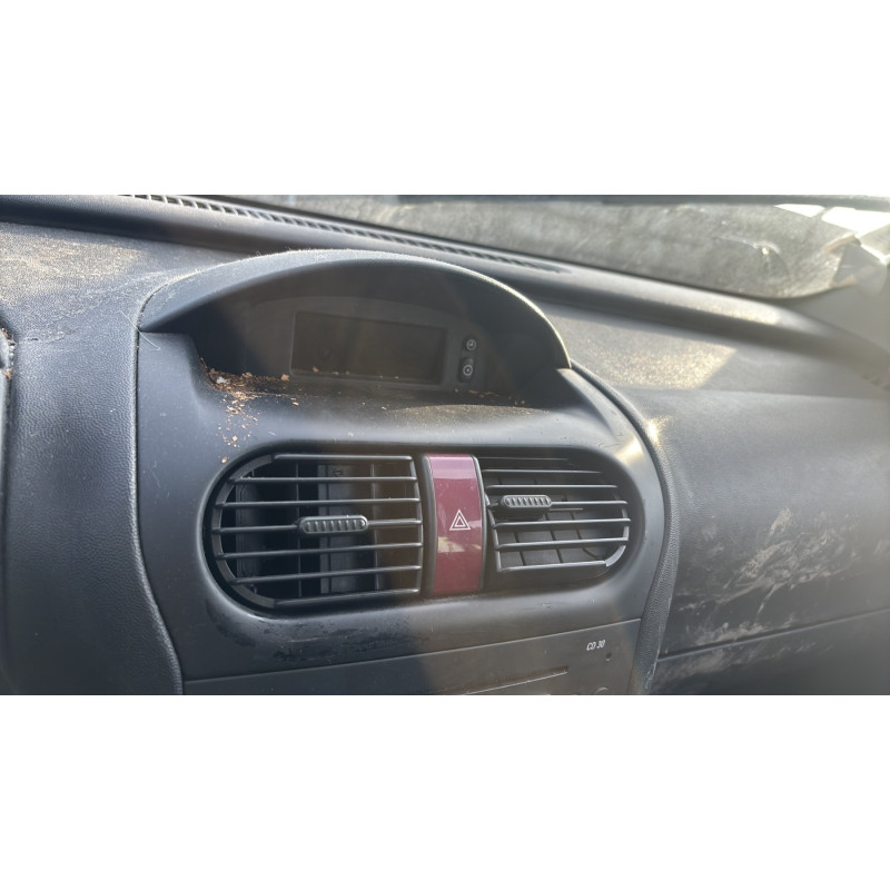 Feu arriere principal gauche (feux) OPEL CORSA C Photo n°19