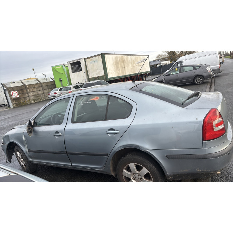 Malle/Hayon arriere SKODA OCTAVIA 2 Photo n°16
