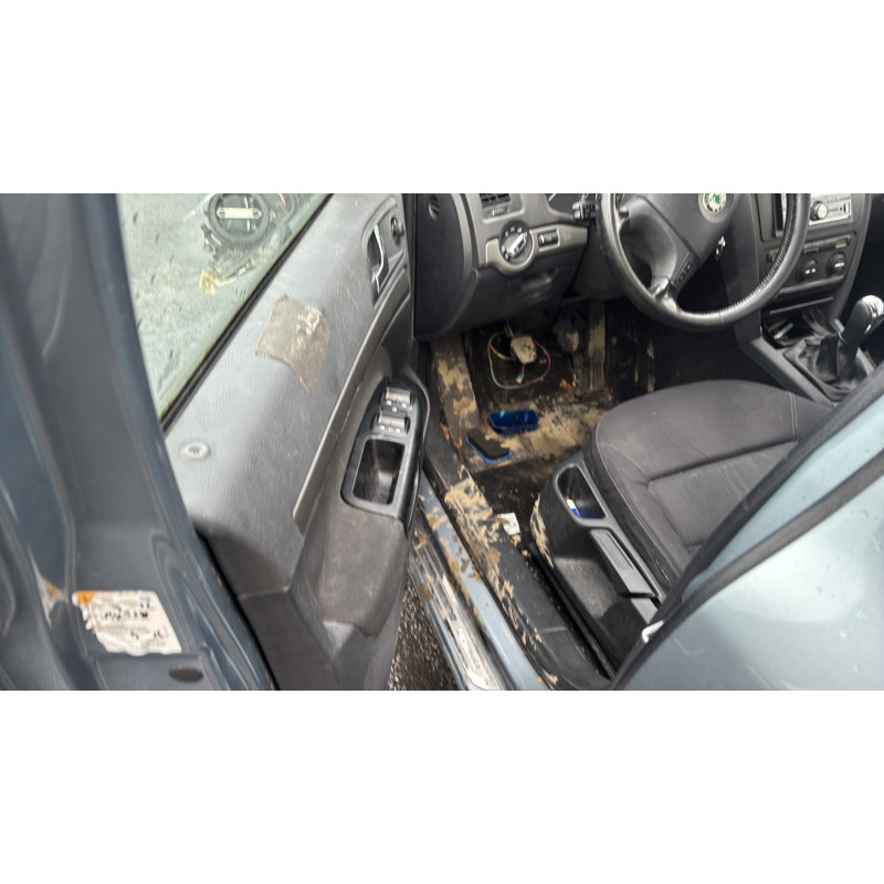 Malle/Hayon arriere SKODA OCTAVIA 2 Photo n°17