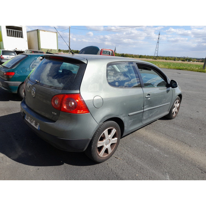 Plage arriere VOLKSWAGEN GOLF 5 Photo n°7
