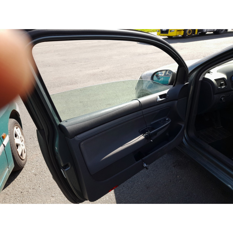 Plage arriere VOLKSWAGEN GOLF 5 Photo n°12