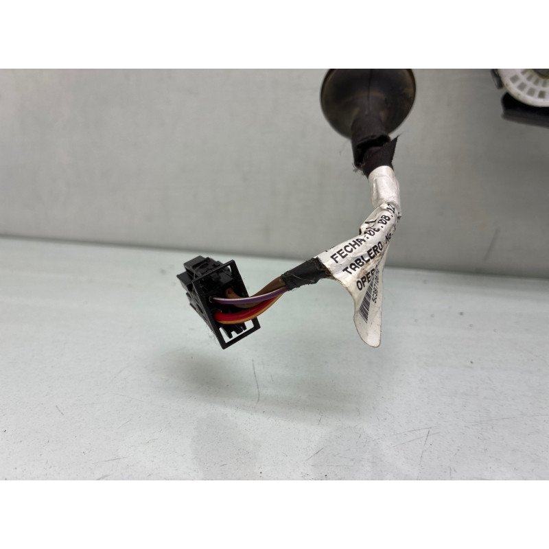 Leve vitre electrique arriere gauche VOLKSWAGEN BEETLE 2 Photo n°4