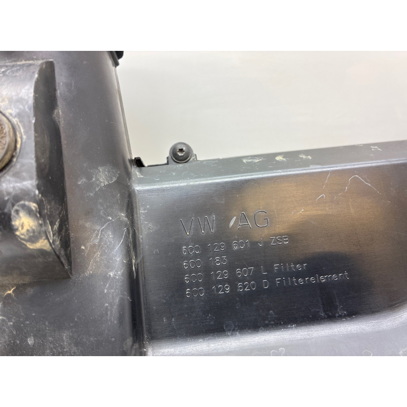 Boitier filtre a air VOLKSWAGEN POLO 5 Photo n°8