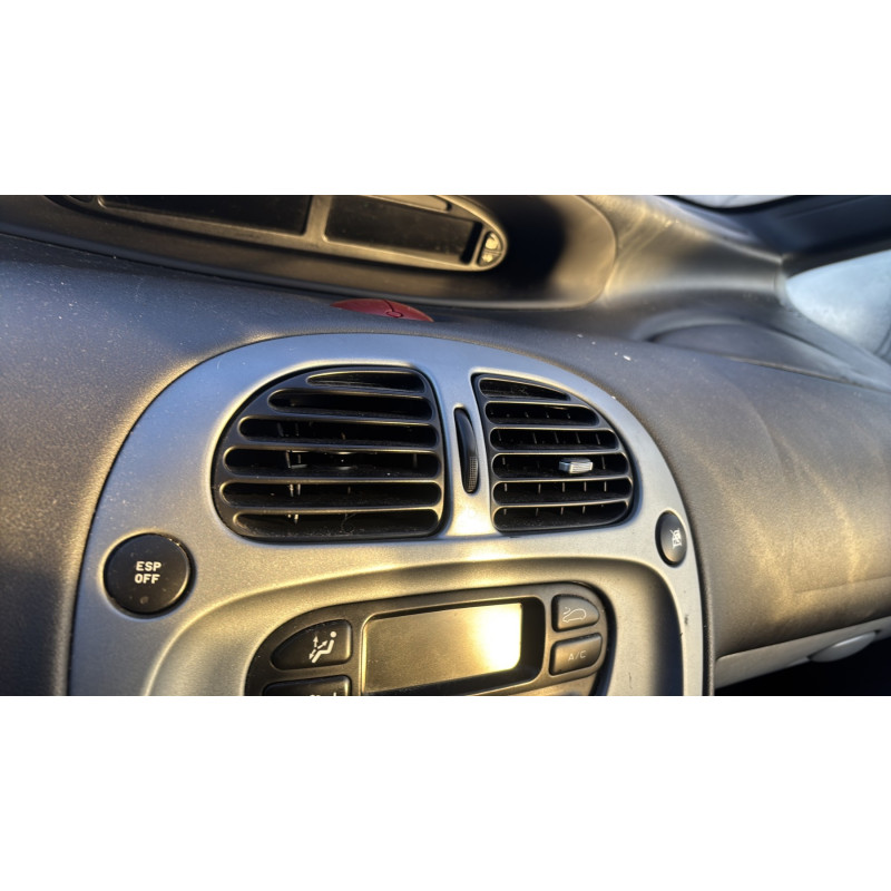 Moteur CITROEN XSARA PICASSO Photo n°19