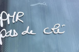 Pare boue avant gauche PEUGEOT 207