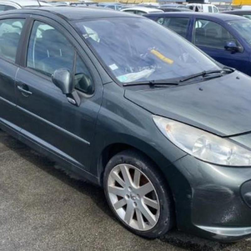 Pare boue avant gauche PEUGEOT 207 Photo n°8