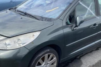 Pare boue avant gauche PEUGEOT 207