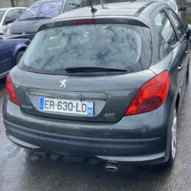 Pare boue avant gauche PEUGEOT 207 Photo n°12