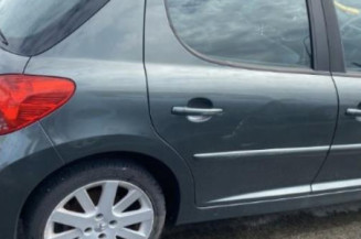 Pare boue avant gauche PEUGEOT 207