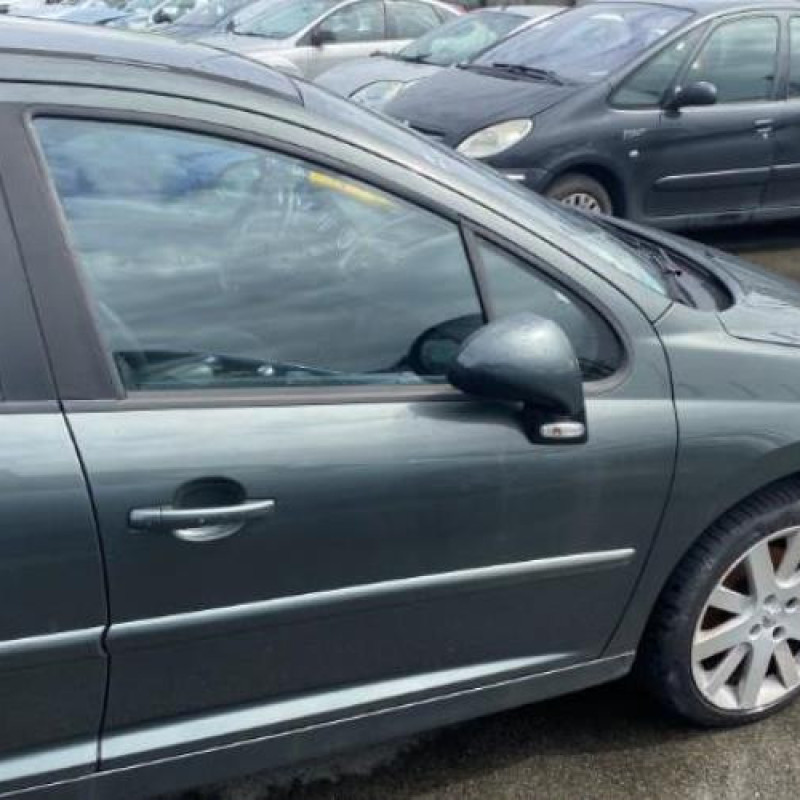 Pare boue avant gauche PEUGEOT 207 Photo n°14