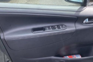 Pare boue avant gauche PEUGEOT 207