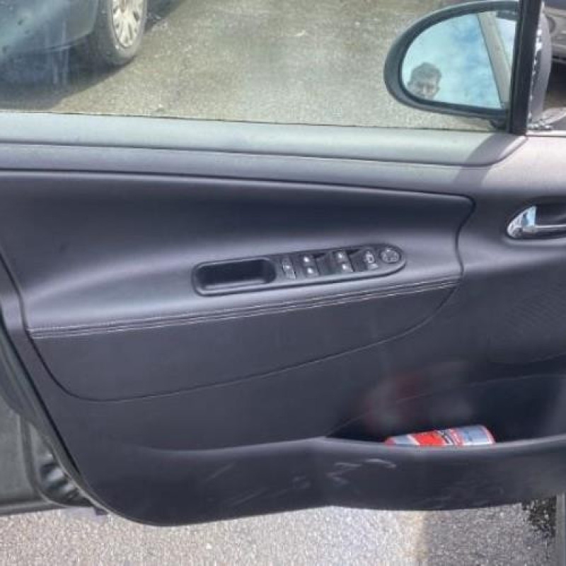 Pare boue avant gauche PEUGEOT 207 Photo n°18