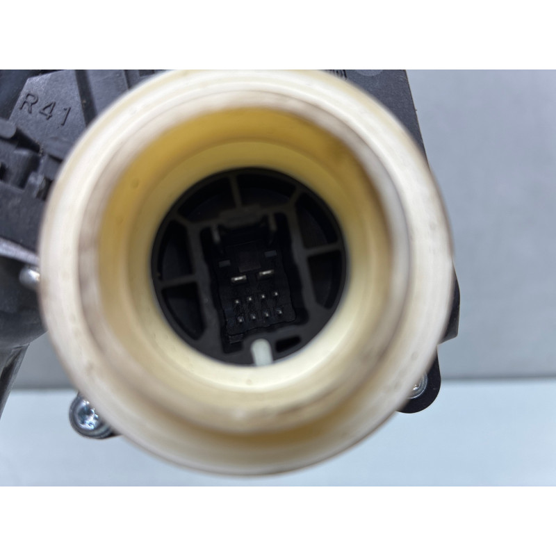 Leve vitre electrique arriere gauche TOYOTA VERSO Photo n°1