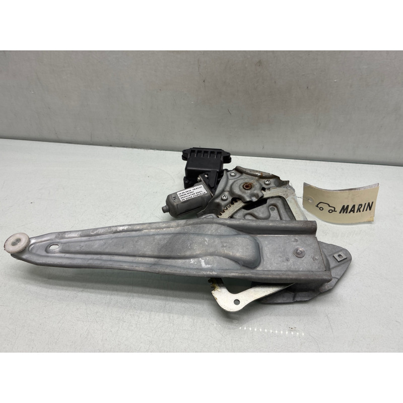 Leve vitre electrique arriere gauche TOYOTA VERSO Photo n°3
