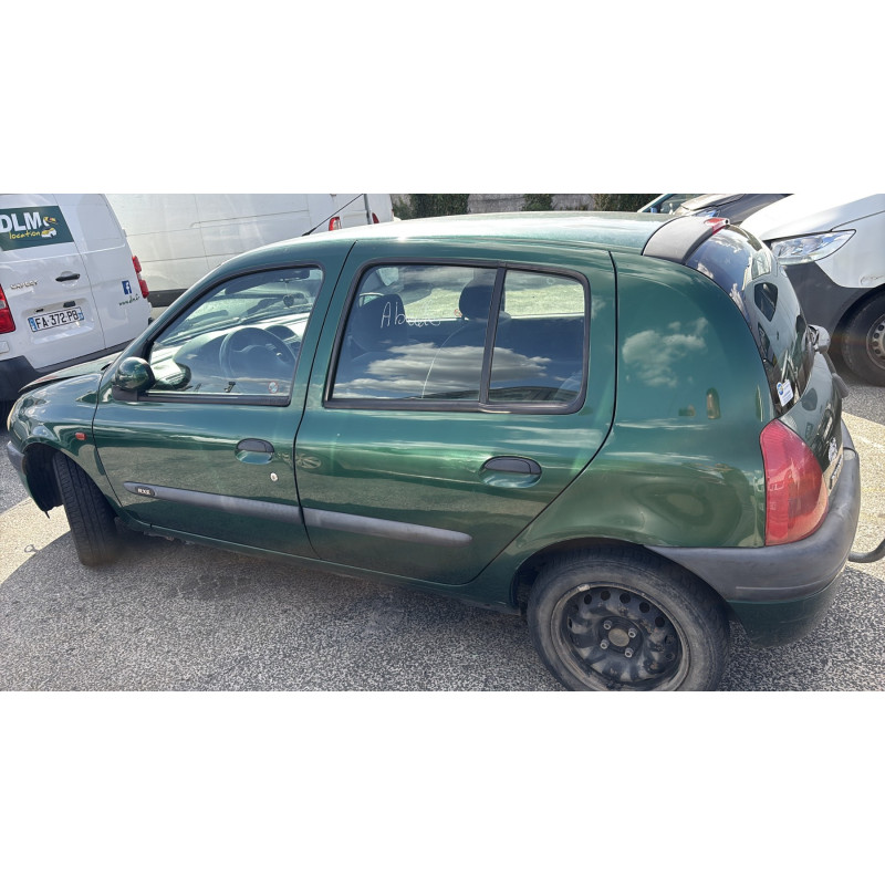 Feu arriere principal droit (feux) RENAULT CLIO 2 Photo n°9