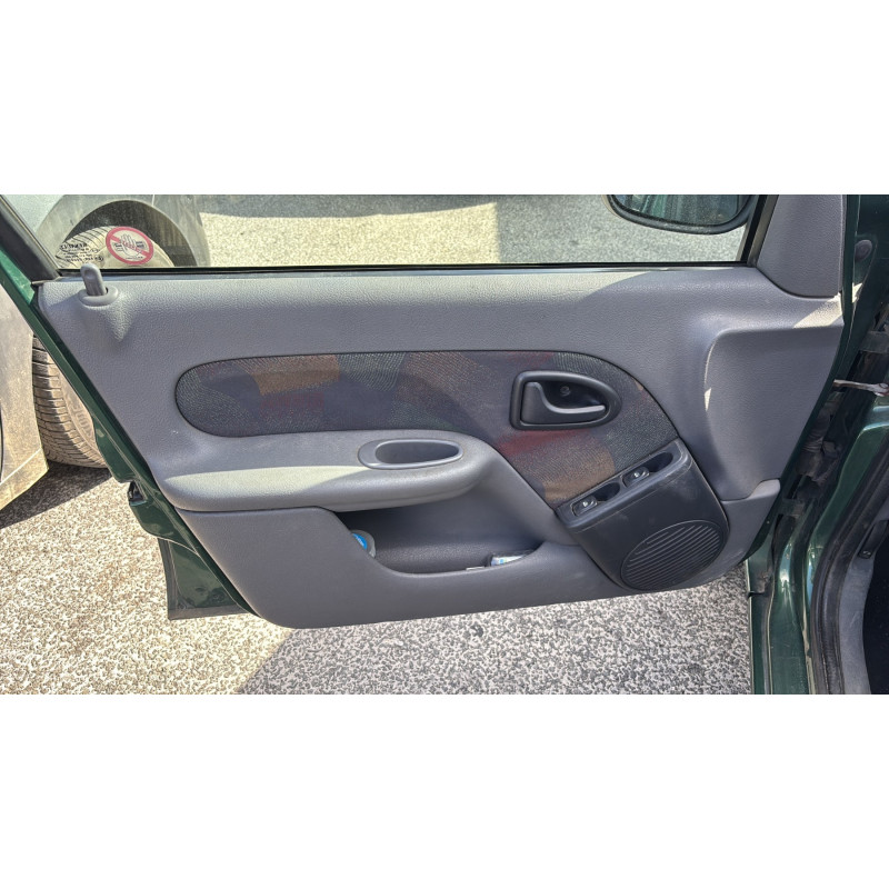 Feu arriere principal droit (feux) RENAULT CLIO 2 Photo n°12