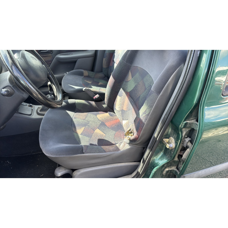 Feu arriere principal droit (feux) RENAULT CLIO 2 Photo n°14