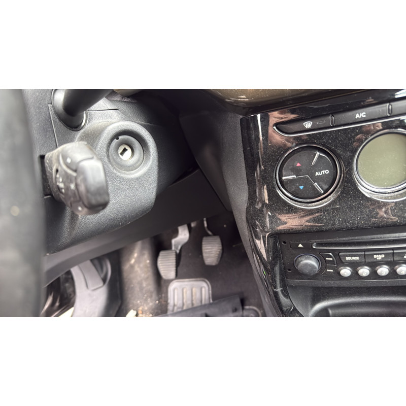 Custode avant gauche (porte) CITROEN C3 2 Photo n°16