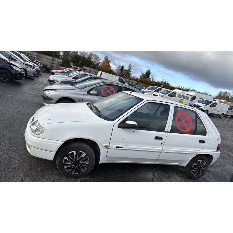 Capot CITROEN SAXO Photo n°12